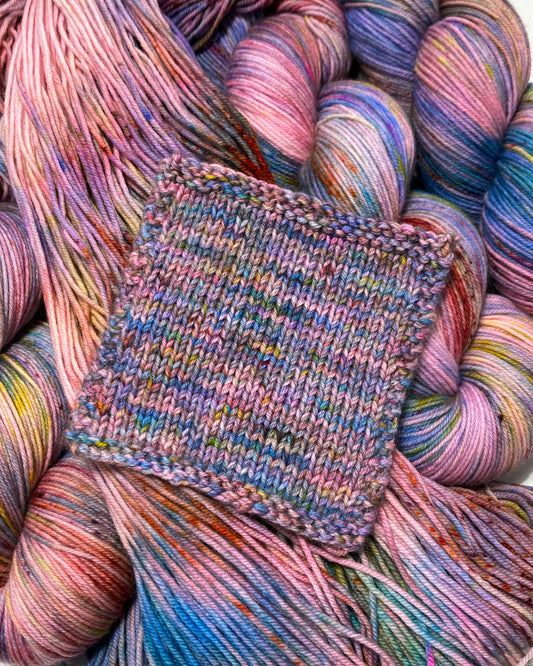 Hokohoko – Dove Sock