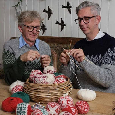 65 New Christmas Balls To Knit