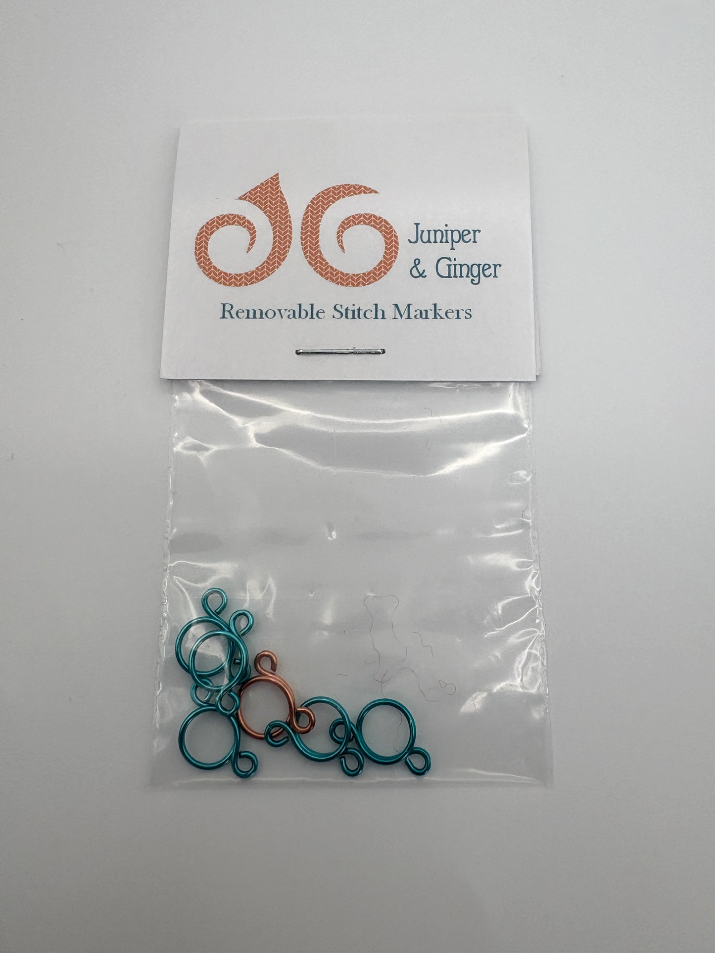 Juniper & Ginger – stitch markers